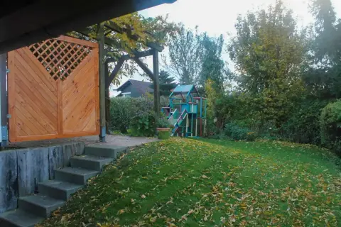 Ausgangssituation: Beete und Gehölze im Bestandsgarten