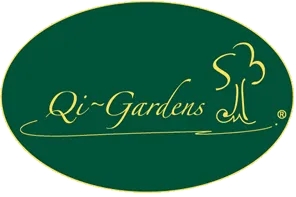 Qi-Gardens-Logo – Sörries Gartenarchitektur